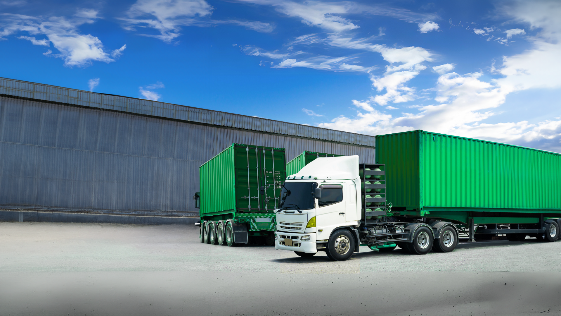 https://4191925.fs1.hubspotusercontent-na1.net/hubfs/4191925/Green%20Cargo%20truck%20expanded.png